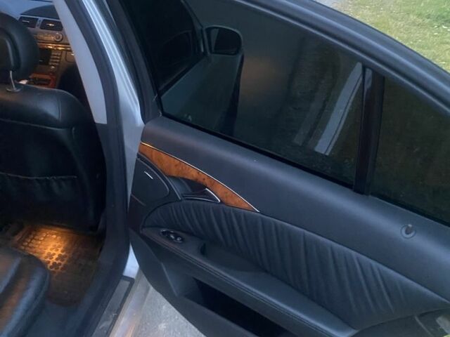 Сірий Мерседес Е-Клас, об'ємом двигуна 2.7 л та пробігом 100 тис. км за 3300 $, фото 17 на Automoto.ua