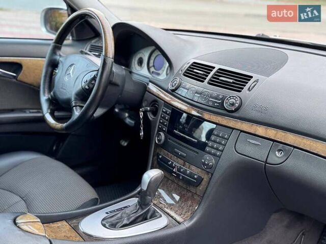 Мерседес Е-Клас 2005 у Запоріжжя на Automoto.ua Сірий Мерседес Е-Клас, об'ємом двигуна 1.8 л та пробігом 247 тис. км за 5750 $, фото 10 на Automoto.ua
