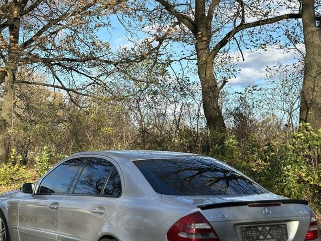 Серый Мерседес Е-Класс, объемом двигателя 3.5 л и пробегом 249 тыс. км за 5600 $, фото 1 на Automoto.ua