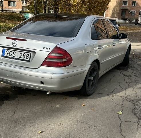 Сірий Мерседес Е-Клас, об'ємом двигуна 2.7 л та пробігом 350 тис. км за 2919 $, фото 3 на Automoto.ua