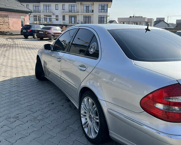 Сірий Мерседес Е-Клас, об'ємом двигуна 4.97 л та пробігом 250 тис. км за 8200 $, фото 6 на Automoto.ua