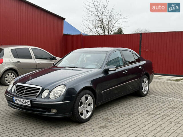 Сірий Мерседес Е-Клас, об'ємом двигуна 3.2 л та пробігом 267 тис. км за 7200 $, фото 1 на Automoto.ua