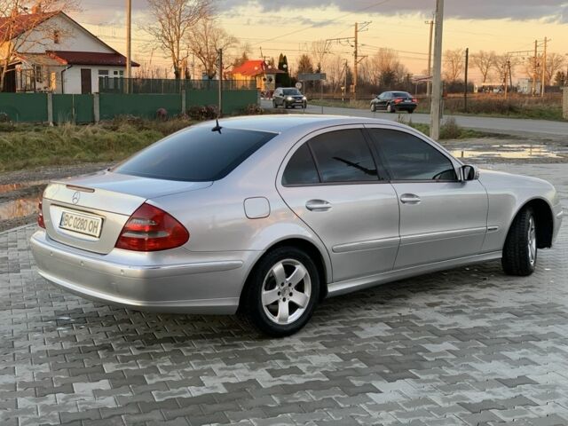 Серый Мерседес Е-Класс, объемом двигателя 3.2 л и пробегом 367 тыс. км за 8000 $, фото 2 на Automoto.ua