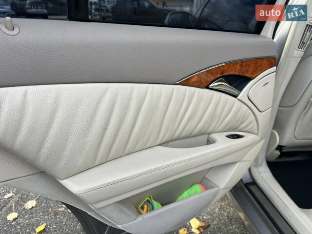 Серый Мерседес Е-Класс, объемом двигателя 3.5 л и пробегом 260 тыс. км за 8500 $, фото 10 на Automoto.ua