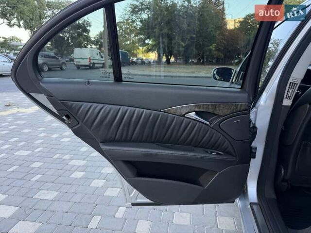 Серый Мерседес Е-Класс, объемом двигателя 2.99 л и пробегом 300 тыс. км за 8400 $, фото 66 на Automoto.ua