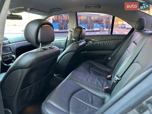Серый Мерседес Е-Класс, объемом двигателя 3 л и пробегом 358 тыс. км за 8500 $, фото 13 на Automoto.ua