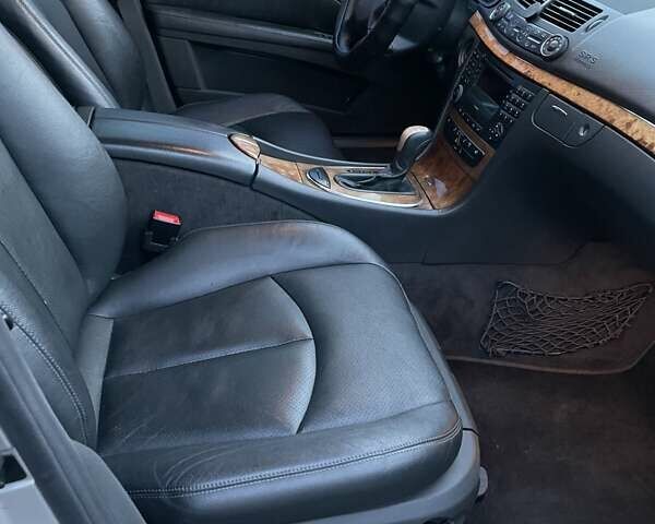 Серый Мерседес Е-Класс, объемом двигателя 2.15 л и пробегом 505 тыс. км за 7250 $, фото 28 на Automoto.ua