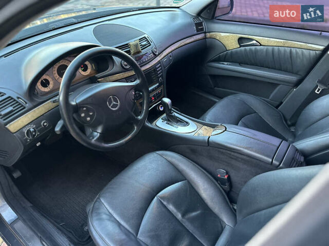 Серый Мерседес Е-Класс, объемом двигателя 3 л и пробегом 358 тыс. км за 8500 $, фото 27 на Automoto.ua