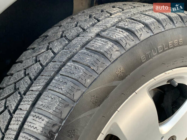 Серый Мерседес Е-Класс, объемом двигателя 3.2 л и пробегом 367 тыс. км за 8000 $, фото 39 на Automoto.ua