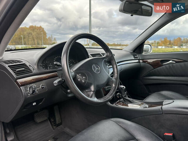Мерседес Е-Клас 2005 у Львові на Automoto.ua Сірий Мерседес Е-Клас, об'ємом двигуна 1.8 л та пробігом 217 тис. км за 7000 $, фото 8 на Automoto.ua