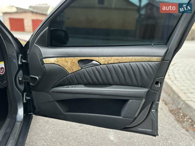 Серый Мерседес Е-Класс, объемом двигателя 3 л и пробегом 362 тыс. км за 8500 $, фото 19 на Automoto.ua
