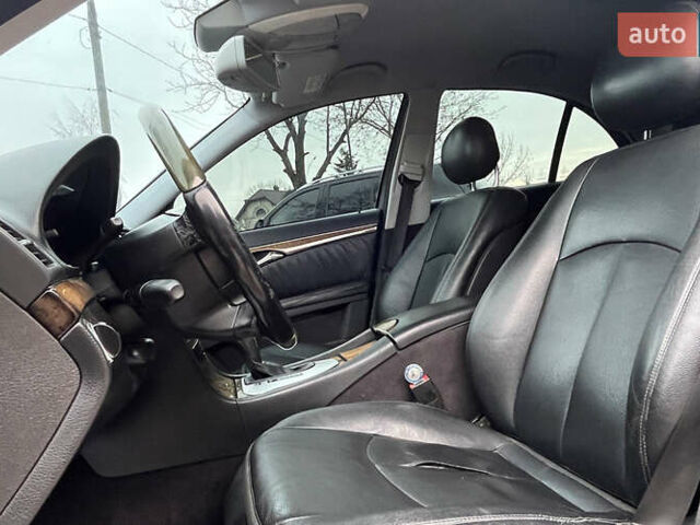 Серый Мерседес Е-Класс, объемом двигателя 3.22 л и пробегом 275 тыс. км за 8700 $, фото 9 на Automoto.ua