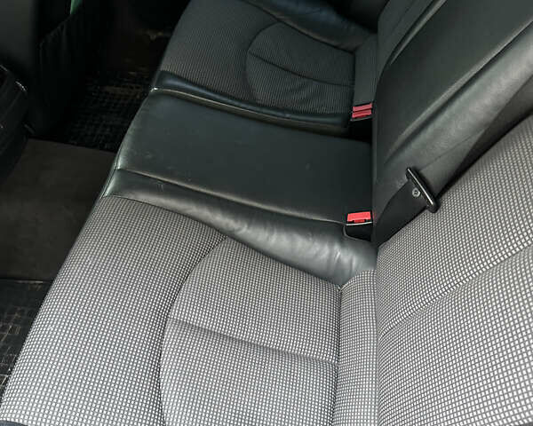 Серый Мерседес Е-Класс, объемом двигателя 2.2 л и пробегом 361 тыс. км за 7500 $, фото 12 на Automoto.ua