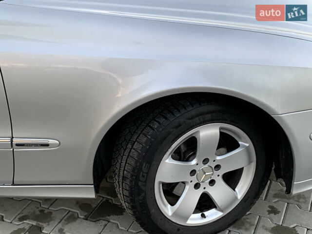 Серый Мерседес Е-Класс, объемом двигателя 3.2 л и пробегом 367 тыс. км за 8000 $, фото 49 на Automoto.ua