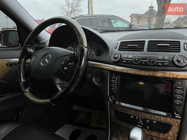 Серый Мерседес Е-Класс, объемом двигателя 3.22 л и пробегом 275 тыс. км за 8700 $, фото 18 на Automoto.ua