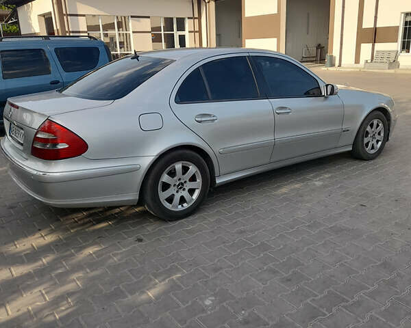 Сірий Мерседес Е-Клас, об'ємом двигуна 3.22 л та пробігом 352 тис. км за 8750 $, фото 3 на Automoto.ua