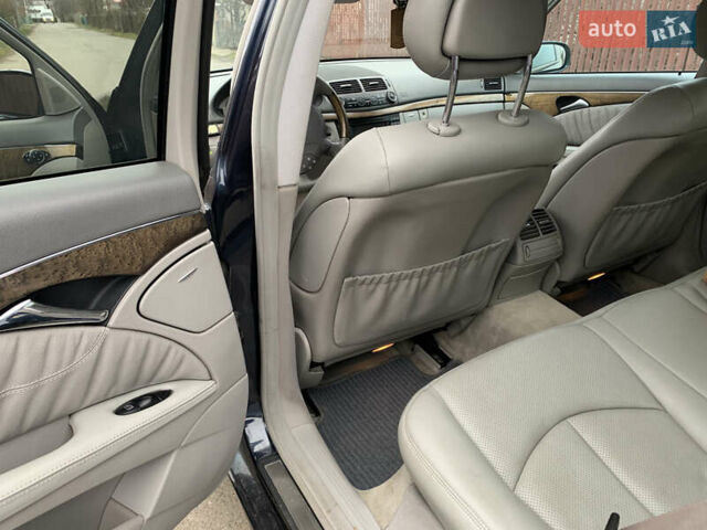 Сірий Мерседес Е-Клас, об'ємом двигуна 3.2 л та пробігом 265 тис. км за 7999 $, фото 10 на Automoto.ua