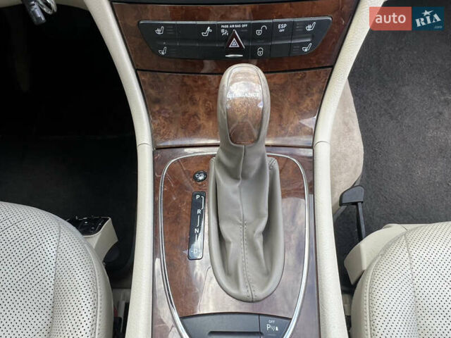 Серый Мерседес Е-Класс, объемом двигателя 3.5 л и пробегом 260 тыс. км за 8500 $, фото 23 на Automoto.ua