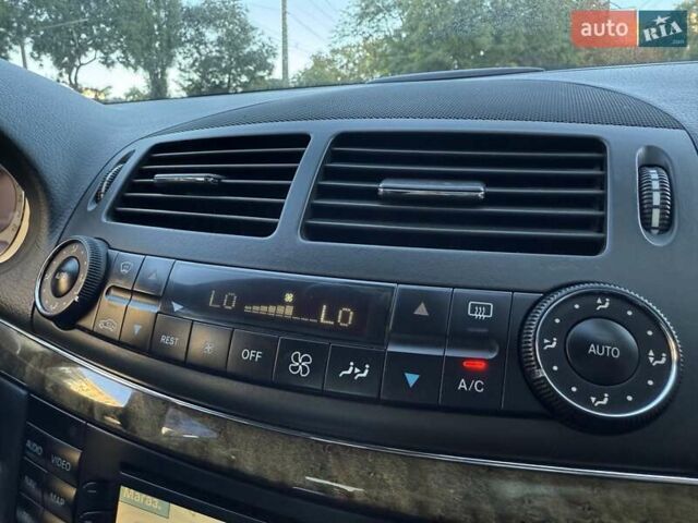 Серый Мерседес Е-Класс, объемом двигателя 2.99 л и пробегом 300 тыс. км за 8400 $, фото 63 на Automoto.ua