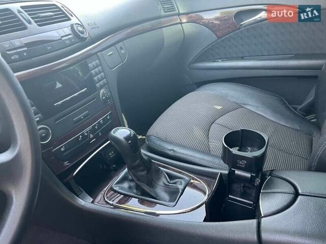 Сірий Мерседес Е-Клас, об'ємом двигуна 1.8 л та пробігом 271 тис. км за 7100 $, фото 16 на Automoto.ua