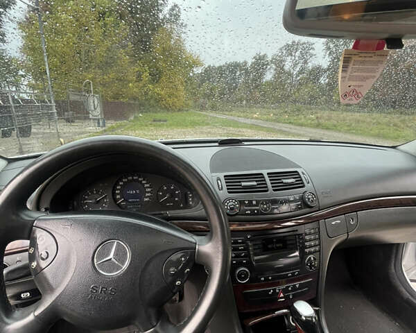 Сірий Мерседес Е-Клас, об'ємом двигуна 2.15 л та пробігом 448 тис. км за 6500 $, фото 14 на Automoto.ua