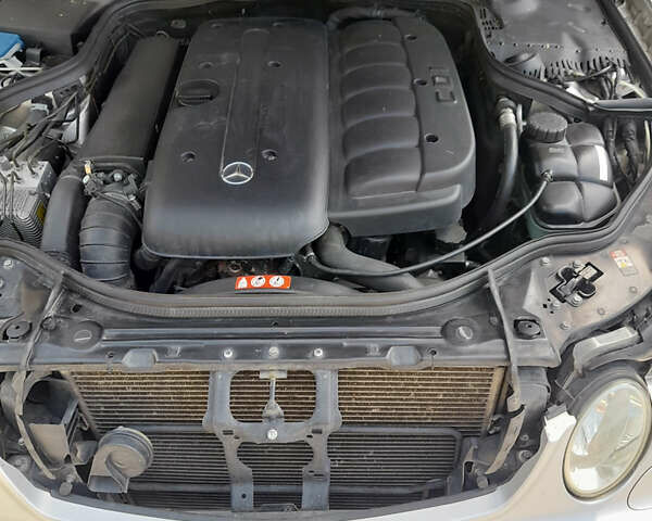 Сірий Мерседес Е-Клас, об'ємом двигуна 3.22 л та пробігом 352 тис. км за 8750 $, фото 21 на Automoto.ua