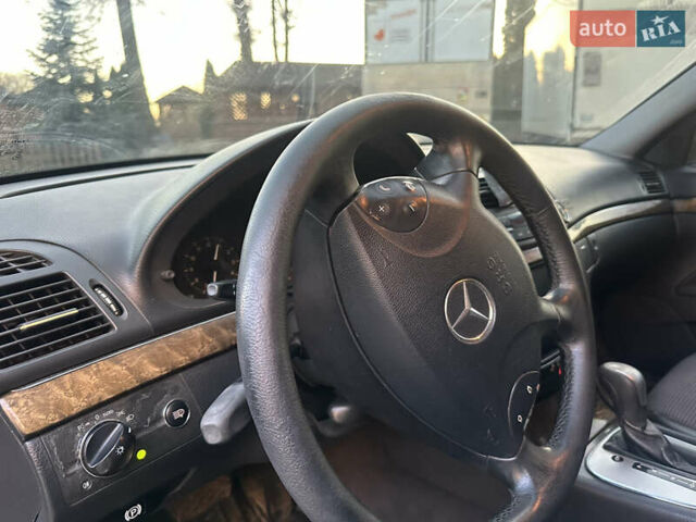 Серый Мерседес Е-Класс, объемом двигателя 2.99 л и пробегом 330 тыс. км за 7200 $, фото 24 на Automoto.ua