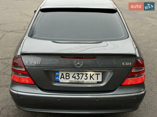 Серый Мерседес Е-Класс, объемом двигателя 3 л и пробегом 362 тыс. км за 8500 $, фото 10 на Automoto.ua