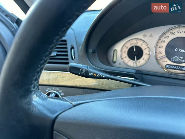 Серый Мерседес Е-Класс, объемом двигателя 3 л и пробегом 358 тыс. км за 8500 $, фото 31 на Automoto.ua