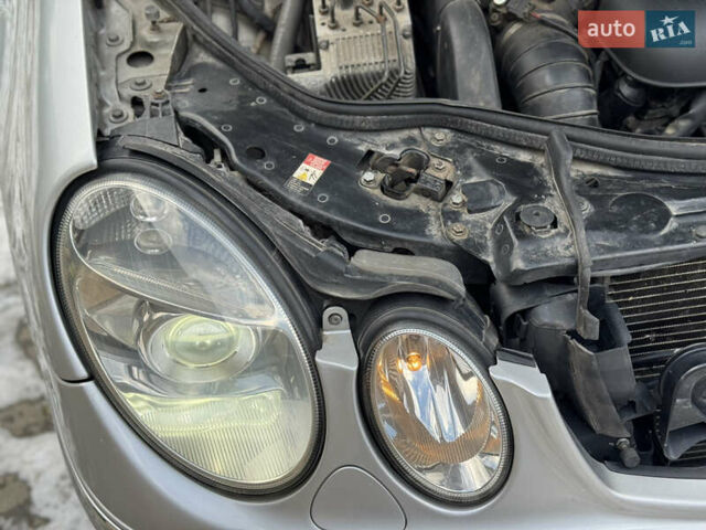 Серый Мерседес Е-Класс, объемом двигателя 3.2 л и пробегом 308 тыс. км за 8250 $, фото 101 на Automoto.ua