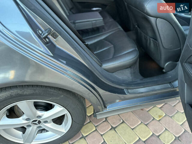 Серый Мерседес Е-Класс, объемом двигателя 3 л и пробегом 358 тыс. км за 8500 $, фото 18 на Automoto.ua