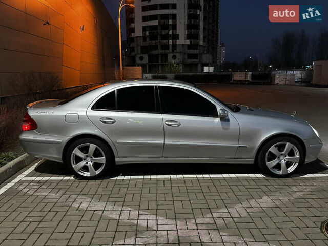 Серый Мерседес Е-Класс, объемом двигателя 2 л и пробегом 198 тыс. км за 7000 $, фото 5 на Automoto.ua