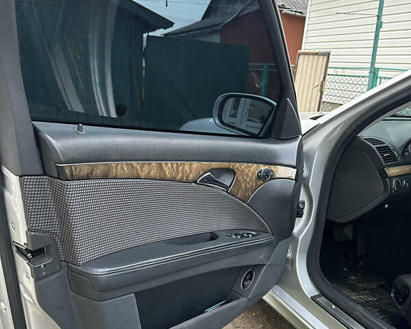 Серый Мерседес Е-Класс, объемом двигателя 2.2 л и пробегом 361 тыс. км за 7500 $, фото 19 на Automoto.ua