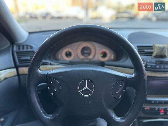 Серый Мерседес Е-Класс, объемом двигателя 3 л и пробегом 358 тыс. км за 8500 $, фото 32 на Automoto.ua