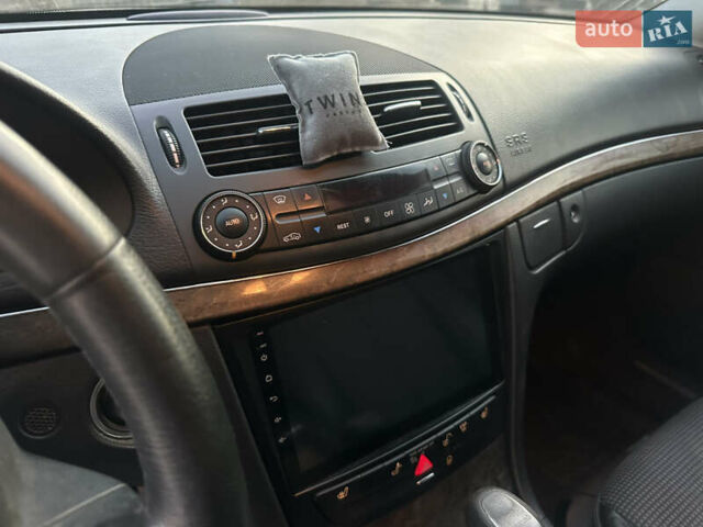 Серый Мерседес Е-Класс, объемом двигателя 2.99 л и пробегом 330 тыс. км за 7200 $, фото 27 на Automoto.ua