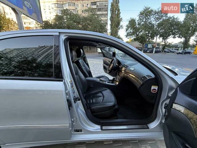 Серый Мерседес Е-Класс, объемом двигателя 2.99 л и пробегом 300 тыс. км за 8400 $, фото 50 на Automoto.ua