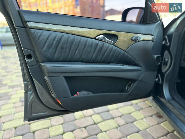 Серый Мерседес Е-Класс, объемом двигателя 3 л и пробегом 358 тыс. км за 8500 $, фото 29 на Automoto.ua