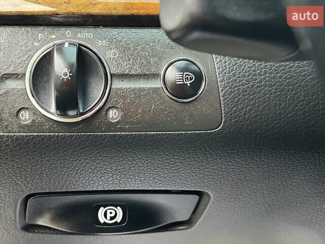 Серый Мерседес Е-Класс, объемом двигателя 3.22 л и пробегом 275 тыс. км за 8700 $, фото 12 на Automoto.ua