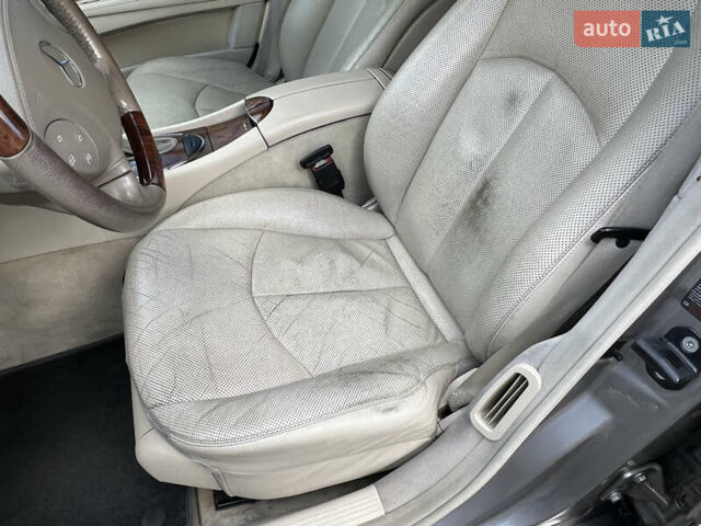 Серый Мерседес Е-Класс, объемом двигателя 3.5 л и пробегом 260 тыс. км за 8500 $, фото 30 на Automoto.ua