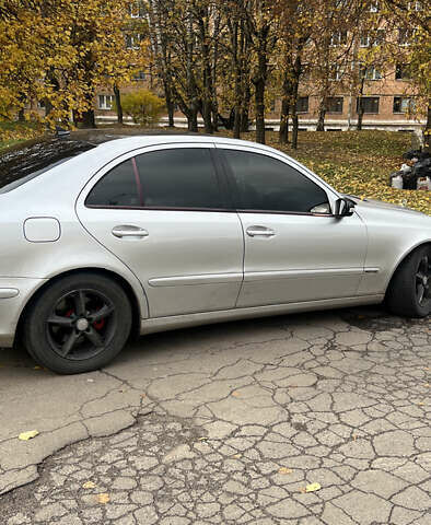 Серый Мерседес Е-Класс, объемом двигателя 2.7 л и пробегом 350 тыс. км за 2900 $, фото 25 на Automoto.ua