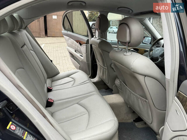 Сірий Мерседес Е-Клас, об'ємом двигуна 3.2 л та пробігом 267 тис. км за 7200 $, фото 17 на Automoto.ua
