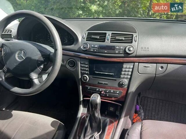 Сірий Мерседес Е-Клас, об'ємом двигуна 1.8 л та пробігом 271 тис. км за 7100 $, фото 19 на Automoto.ua