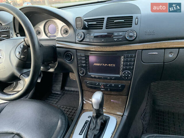 Серый Мерседес Е-Класс, объемом двигателя 3.2 л и пробегом 367 тыс. км за 8000 $, фото 26 на Automoto.ua