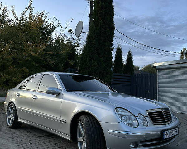 Сірий Мерседес Е-Клас, об'ємом двигуна 2.15 л та пробігом 370 тис. км за 8200 $, фото 1 на Automoto.ua