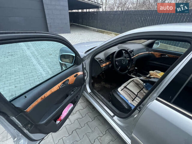 Сірий Мерседес Е-Клас, об'ємом двигуна 2.2 л та пробігом 444 тис. км за 6299 $, фото 5 на Automoto.ua