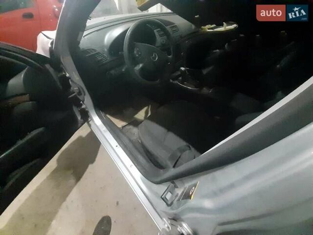 Серый Мерседес Е-Класс, объемом двигателя 2.1 л и пробегом 200 тыс. км за 2100 $, фото 6 на Automoto.ua