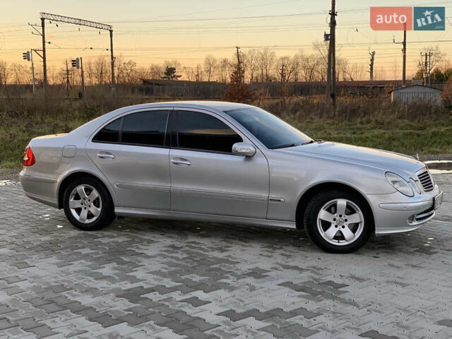 Серый Мерседес Е-Класс, объемом двигателя 3.2 л и пробегом 367 тыс. км за 8000 $, фото 2 на Automoto.ua