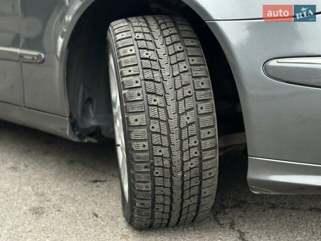 Серый Мерседес Е-Класс, объемом двигателя 3 л и пробегом 362 тыс. км за 8500 $, фото 3 на Automoto.ua