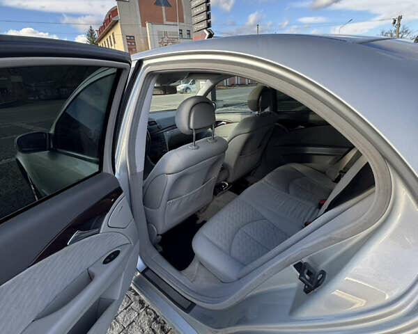Сірий Мерседес Е-Клас, об'ємом двигуна 2.2 л та пробігом 290 тис. км за 8199 $, фото 8 на Automoto.ua