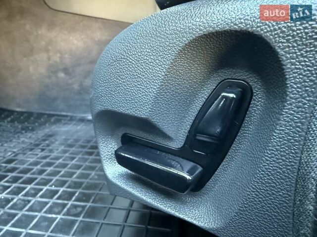 Серый Мерседес Е-Класс, объемом двигателя 2.99 л и пробегом 300 тыс. км за 8400 $, фото 46 на Automoto.ua